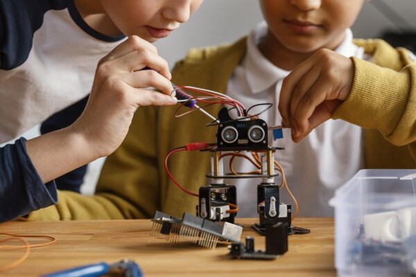 children-making-robot